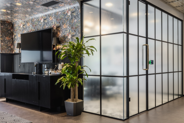 Taking a moment to admire the intricate #DesignDetails of Northwestern Mutual's entry space ✨ Every element was thoughtfully curated to create a welcoming and sophisticated atmosphere!